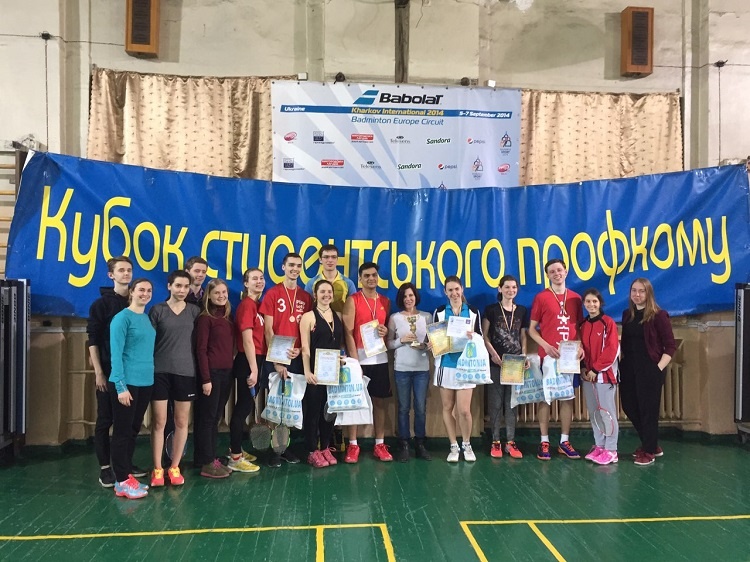 Students of the School of Medicine have won badminton competitions
