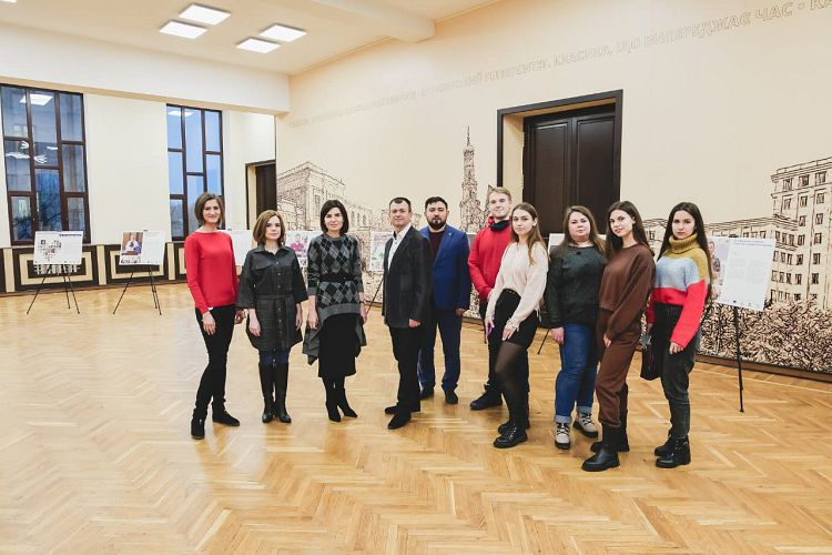 Всеукраїнська виставка «Українські медики: ті, хто завжди поруч» у Каразінському університеті